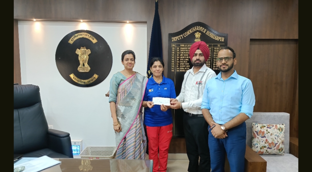 Red Cross in collaboration with Ludhiana Beverage Pvt. Ltd. presented a cheque of Rs. 2,00,000/- to Ms. Radhika Sharma, International Badminton Player.